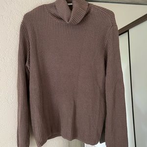 Brown H&M turtle neck size medium